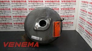 Begagnade Bromsservo Renault Trafic New (FL) 1.9 dCi 82 16V Pris € 60,00 Marginaltabell erbjuds av Venema Autoparts