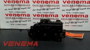 Begagnade Dörrlåsmekanism, 2-dörrars, höger Volkswagen Lupo (6X1) 1.0 MPi 50 Pris € 30,00 Marginaltabell erbjuds av Venema Autoparts