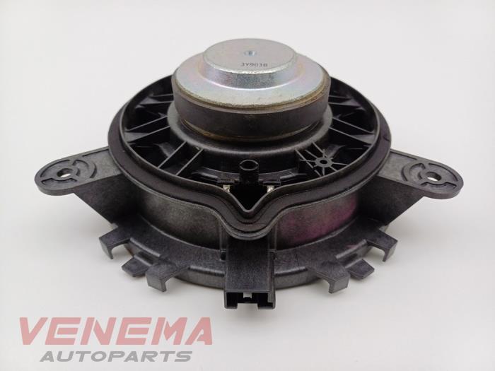 Högtalare från en Volvo V40 (MV) 1.6 D2 2013