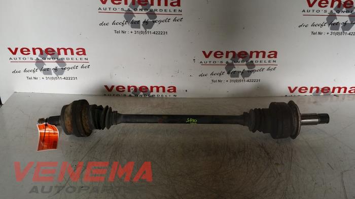 Drivaxel, höger bak från en Mercedes-Benz C Estate (S204) 2.2 C-200 CDI 16V . 2009