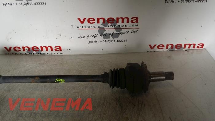 Drivaxel, höger bak från en Mercedes-Benz C Estate (S204) 2.2 C-200 CDI 16V . 2009