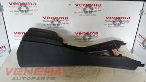 Używane Konsole srodkowe BMW 3 serie Touring (E91) 318i 16V Cena € 34,99 Procedura marży oferowane przez Venema Autoparts