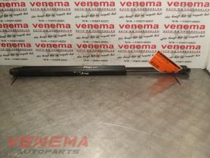 Gebruikte Gasdemperset Achterklep Mercedes ML II (164/4JG) 3.5 350 4-Matic V6 24V Prijs € 35,00 Margeregeling aangeboden door Venema Autoparts