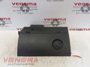 Gebruikte Dashboardkastje Opel Tigra Twin Top 1.4 16V Prijs € 29,99 Margeregeling aangeboden door Venema Autoparts