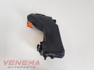 Gebruikte Ruitensproeiertank voor Mercedes GLC (X253) 2.2 250d 16V BlueTEC 4-Matic Prijs € 24,99 Margeregeling aangeboden door Venema Autoparts