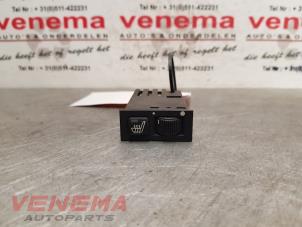 Gebruikte Stoelverwarmings Schakelaar BMW 5 serie (E39) 520i 24V Prijs € 12,95 Margeregeling aangeboden door Venema Autoparts