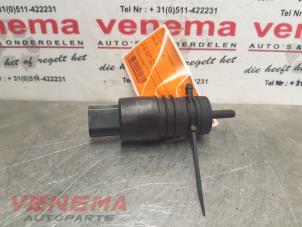 Begagnade Pump, vindrutespolare BMW X1 (E84) sDrive 20d 2.0 16V Pris € 9,99 Marginaltabell erbjuds av Venema Autoparts