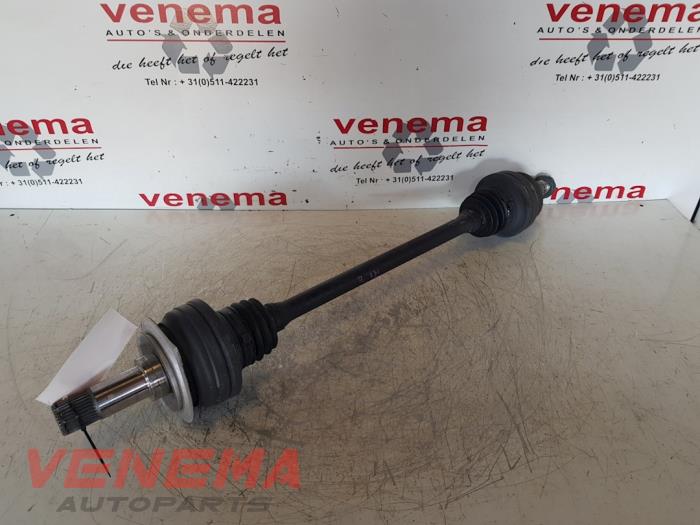 Drivaxel, höger bak från en Mercedes-Benz C Estate (S204) 2.2 C-250 CDI 16V BlueEfficiency 2012