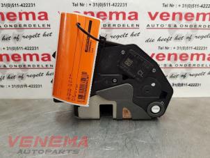 Begagnade Dörrmekanism, 4-dörrars, höger bak Ford Fiesta 6 (JA8) 1.0 EcoBoost 12V 100 Van Pris € 19,99 Marginaltabell erbjuds av Venema Autoparts