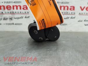 Begagnade Rattmonterad radiostyrning Mercedes E (VF211) 2.2 E-220 CDI 16V Pris € 19,99 Marginaltabell erbjuds av Venema Autoparts