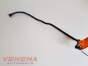 Gebruikte Remslang Mercedes C Estate (S205) C-250 CDI BlueTEC, C-250 d 2.2 16V 4-Matic Prijs € 19,99 Margeregeling aangeboden door Venema Autoparts