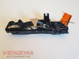 Gebruikte Portiergreep 4Deurs links-achter Mercedes C Estate (S205) C-250 CDI BlueTEC, C-250 d 2.2 16V 4-Matic Prijs € 29,99 Margeregeling aangeboden door Venema Autoparts