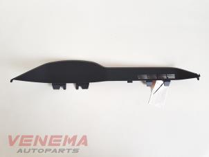 Gebruikte Kilometerteller sierlijst Mercedes C Estate (S204) 2.2 C-200 CDI 16V BlueEFFICIENCY Prijs € 19,99 Margeregeling aangeboden door Venema Autoparts