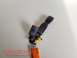 Gebruikte Veiligheidsgordel Insteek midden-achter Mercedes C Estate (S204) 2.2 C-200 CDI 16V BlueEFFICIENCY Prijs € 14,99 Margeregeling aangeboden door Venema Autoparts