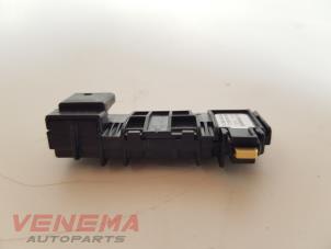 Gebruikte Sensor Temperatuur binnen Mercedes C Estate (S204) 2.2 C-200 CDI 16V BlueEFFICIENCY Prijs € 9,99 Margeregeling aangeboden door Venema Autoparts