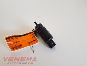 Begagnade Pump, vindrutespolare Mercedes C Estate (S204) 2.2 C-200 CDI 16V BlueEFFICIENCY Pris € 9,99 Marginaltabell erbjuds av Venema Autoparts