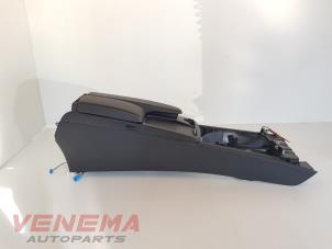 Gebruikte Middenconsoles Mercedes C Estate (S204) 2.2 C-200 CDI 16V BlueEFFICIENCY Prijs € 119,99 Margeregeling aangeboden door Venema Autoparts