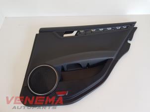 Gebruikte Portierbekleding 4Deurs rechts-achter Mercedes C Estate (S204) 2.2 C-200 CDI 16V BlueEFFICIENCY Prijs € 24,99 Margeregeling aangeboden door Venema Autoparts
