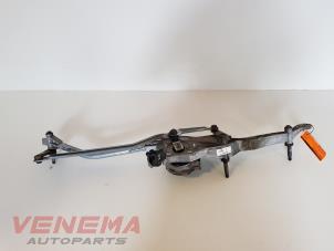 Gebruikte Ruitenwismotor + Mechaniek Mercedes C Estate (S204) 2.2 C-200 CDI 16V BlueEFFICIENCY Prijs € 75,00 Margeregeling aangeboden door Venema Autoparts