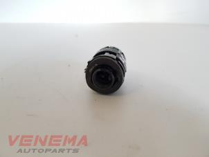 Gebruikte Sensor Temperatuur binnen Mercedes C Estate (S204) 2.2 C-200 CDI 16V BlueEFFICIENCY Prijs € 14,99 Margeregeling aangeboden door Venema Autoparts