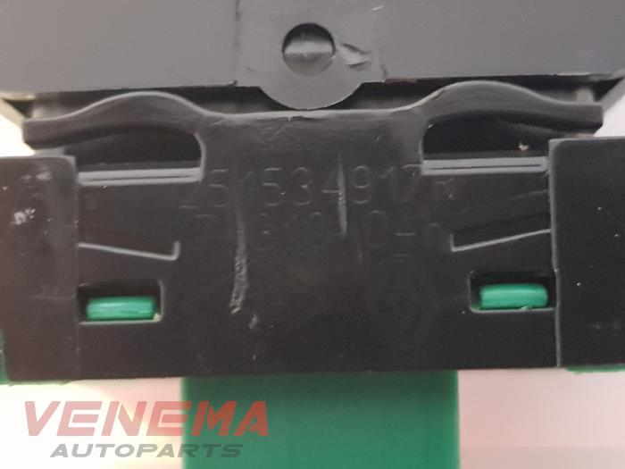 ASR-brytare från en Renault Clio IV Estate/Grandtour (7R) 0.9 Energy TCE 90 12V 2018