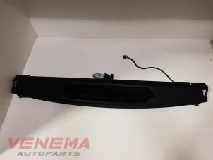 Begagnade Eldriven markis, mitten bak Mercedes E (W212) E-200 CDI 16V BlueEfficiency,BlueTEC Pris € 149,99 Marginaltabell erbjuds av Venema Autoparts