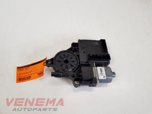 Begagnade Motor, dörrfönster Volkswagen Passat Variant (365) 1.6 TDI 16V Bluemotion Pris € 29,99 Marginaltabell erbjuds av Venema Autoparts