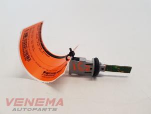 Begagnade Innetemperatursensor Seat Leon (5FB) 1.0 TSI 12V Pris € 9,99 Marginaltabell erbjuds av Venema Autoparts