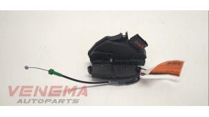 Begagnade Dörrmekanism, 4-dörrars, höger bak Ford Fiesta 6 (JA8) 1.0 EcoBoost 12V 100 Pris € 19,99 Marginaltabell erbjuds av Venema Autoparts