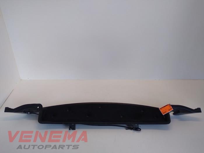 Paravent van een Peugeot 3008 II (M4/MC/MJ/MR) 1.6 BlueHDi 120 2018