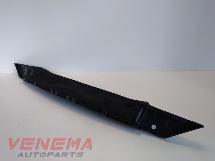 Paravent van een Peugeot 3008 II (M4/MC/MJ/MR) 1.6 BlueHDi 120 2018