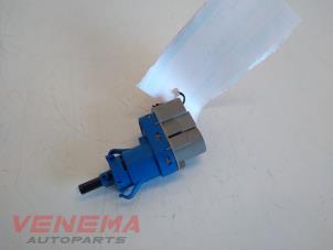 Begagnade Bromsljusbrytare Ford Focus 3 1.0 Ti-VCT EcoBoost 12V 125 Pris € 9,99 Marginaltabell erbjuds av Venema Autoparts