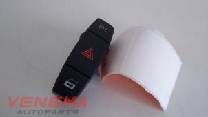 Begagnade Nödbelysningsbrytare BMW 1 serie (E88) 118i 16V Pris € 9,99 Marginaltabell erbjuds av Venema Autoparts