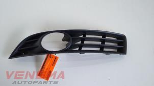 Używane Pokrywa swiatla przeciwmgielnego lewa Volkswagen Passat Variant (3C5) 2.0 TDI 16V 170 Cena € 14,99 Procedura marży oferowane przez Venema Autoparts