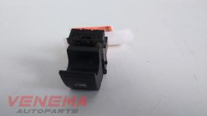 Begagnade Brytare, eldrivna fönster Seat Ibiza IV (6J5) 1.6 TDI 105 Pris € 9,99 Marginaltabell erbjuds av Venema Autoparts