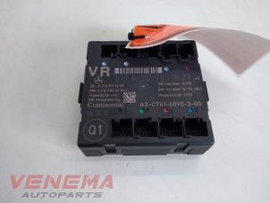 Gebruikte Centrale Deurvergrendelings Module Mercedes E (W212) E-220 CDI 16V BlueEfficiency,BlueTEC Prijs € 49,99 Margeregeling aangeboden door Venema Autoparts