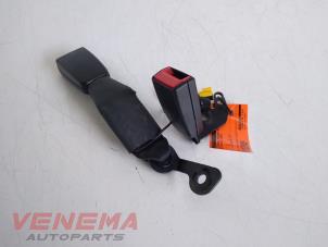 Gebruikte Veiligheidsgordel Insteek midden-achter Mercedes C Estate (S204) 2.2 C-220 CDI 16V Prijs € 14,99 Margeregeling aangeboden door Venema Autoparts