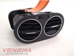 Begagnade Luftmunstycke, instrumentbräda Volkswagen Golf Plus (5M1/1KP) 1.6 TDI 16V 105 Pris € 19,99 Marginaltabell erbjuds av Venema Autoparts
