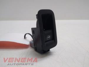 Begagnade Brytare, eldrivna fönster Volkswagen Polo V (6R) 1.2 TSI Pris € 9,99 Marginaltabell erbjuds av Venema Autoparts