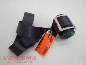 Begagnade Främre säkerhetsbälte, höger Opel Corsa E 1.2 16V Pris € 24,99 Marginaltabell erbjuds av Venema Autoparts