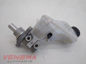 Gebruikte Hoofdremcilinder Opel Corsa E 1.2 16V Prijs € 29,99 Margeregeling aangeboden door Venema Autoparts