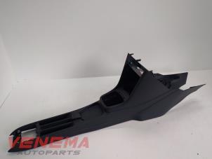 Gebruikte Middenconsoles Volkswagen Polo V (6R) 1.2 12V BlueMotion Technology Prijs € 29,99 Margeregeling aangeboden door Venema Autoparts