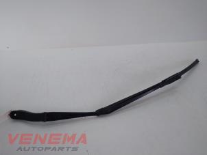 Begagnade Främre torkararm Mercedes A (W169) 1.5 A-160 Pris € 14,99 Marginaltabell erbjuds av Venema Autoparts