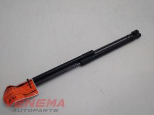 Begagnade Set med gasfjädrar, baklucka Mercedes A (W169) 1.5 A-160 Pris € 19,99 Marginaltabell erbjuds av Venema Autoparts