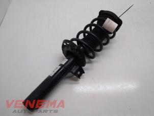 Używane Amortyzator wstrzasów prawy przód Volkswagen Passat Variant (365) 2.0 TDI 16V 140 Cena € 59,99 Procedura marży oferowane przez Venema Autoparts