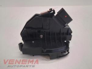 Używane Mechanizm blokady drzwi prawych przednich wersja 4-drzwiowa Ford C-Max (DXA) 1.6 SCTi 16V Cena € 19,99 Procedura marży oferowane przez Venema Autoparts