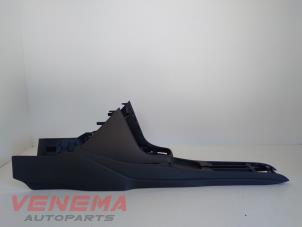 Gebruikte Middenconsoles Volkswagen Polo V (6R) 1.2 TSI Prijs € 29,99 Margeregeling aangeboden door Venema Autoparts