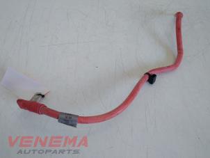 Begagnade Batteriterminal Jaguar F-Pace 3.0 D 24V AWD Pris € 89,99 Marginaltabell erbjuds av Venema Autoparts