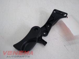 Gebruikte Motorkap hendel BMW 4 serie Gran Coupe (F36) 430d 3.0 24V Prijs € 9,99 Margeregeling aangeboden door Venema Autoparts