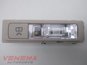 Gebruikte Binnenverlichting achter Mercedes E Estate (S213) E-200d 2.0 Turbo 16V Prijs € 14,99 Margeregeling aangeboden door Venema Autoparts